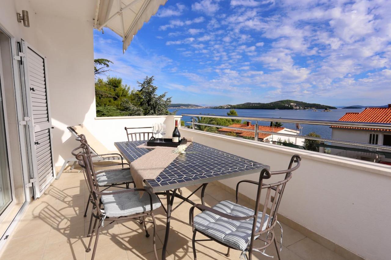Apartments By The Sea Seget Vranjica, Trogir - 10328 Exterior foto