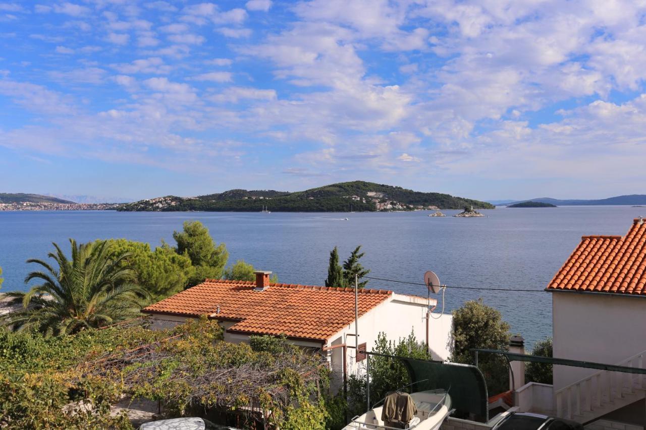 Apartments By The Sea Seget Vranjica, Trogir - 10328 Exterior foto
